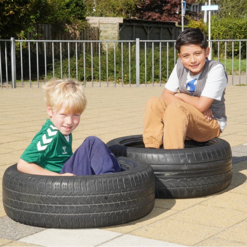 Kinderen spelen op het plein van SBO De Horizon Zoetermeer